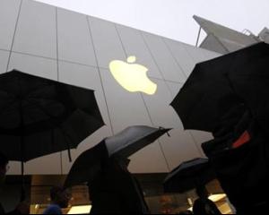 Apple a rascumparat actiuni de 14 miliarde de dolari in ultimele doua saptamani