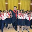 Coreea de Nord se rebranduieste: Kim Jong Un ii lasa pe supusii sai sa manance pizza si sa aiba mobil