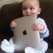 Babies with iPads: Blogul care te face sa zambesti instantaneu