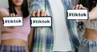 TikTok lanseaza grupurile de discutii, concurand aplicatiile consacrate de mesagerie