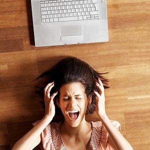 STUDIU: Femeile se razbuna postand poze stanjenitoare pe Facebook
