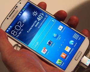 Cand are loc lansarea Samsung Galaxy S5
