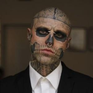 Baiatul Zombie, noul model L’Oreal, face furori pe Internet
